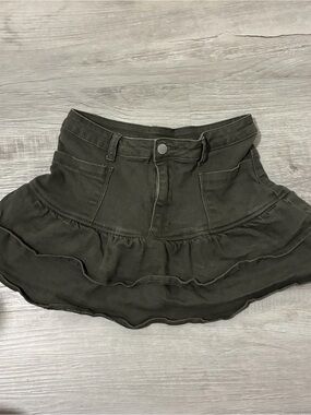 green ruffled mini skirt